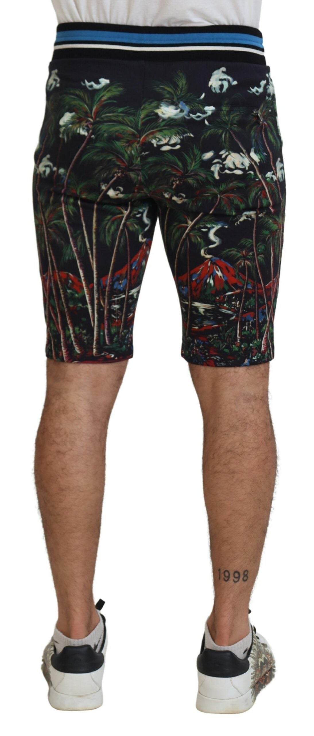 Shorts casuales hasta la rodilla con estampado de volcán