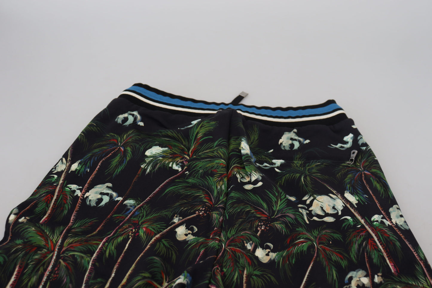 Shorts casuales hasta la rodilla con estampado de volcán