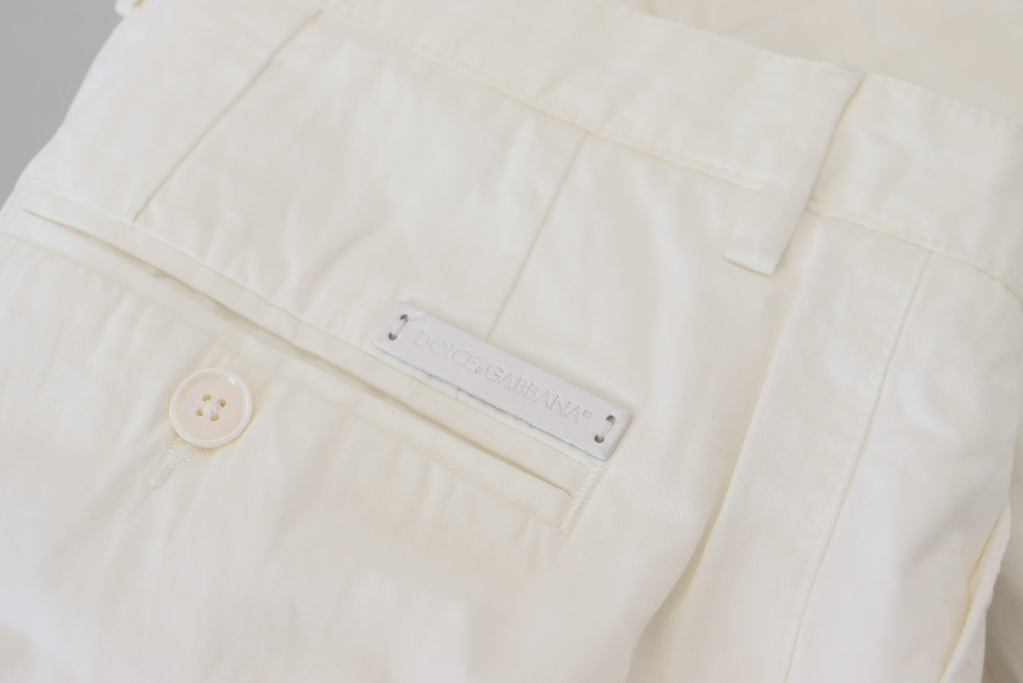 Elegantes pantalones chinos de algodón blanco