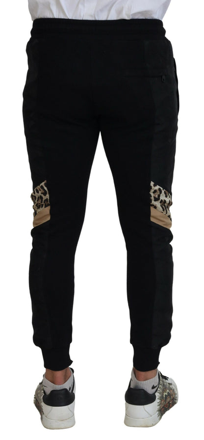 Elegantes pantalones deportivos negros para el hombre moderno