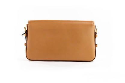 Bolso de mano Grace pequeño color nuez moscada de piel lisa con solapa y bandolera