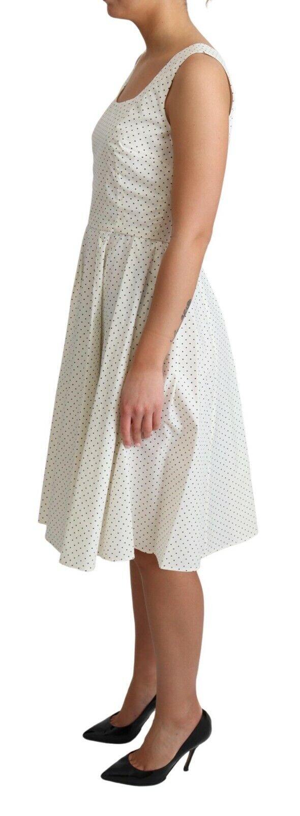 Elegante vestido sin mangas de lunares en forma de A