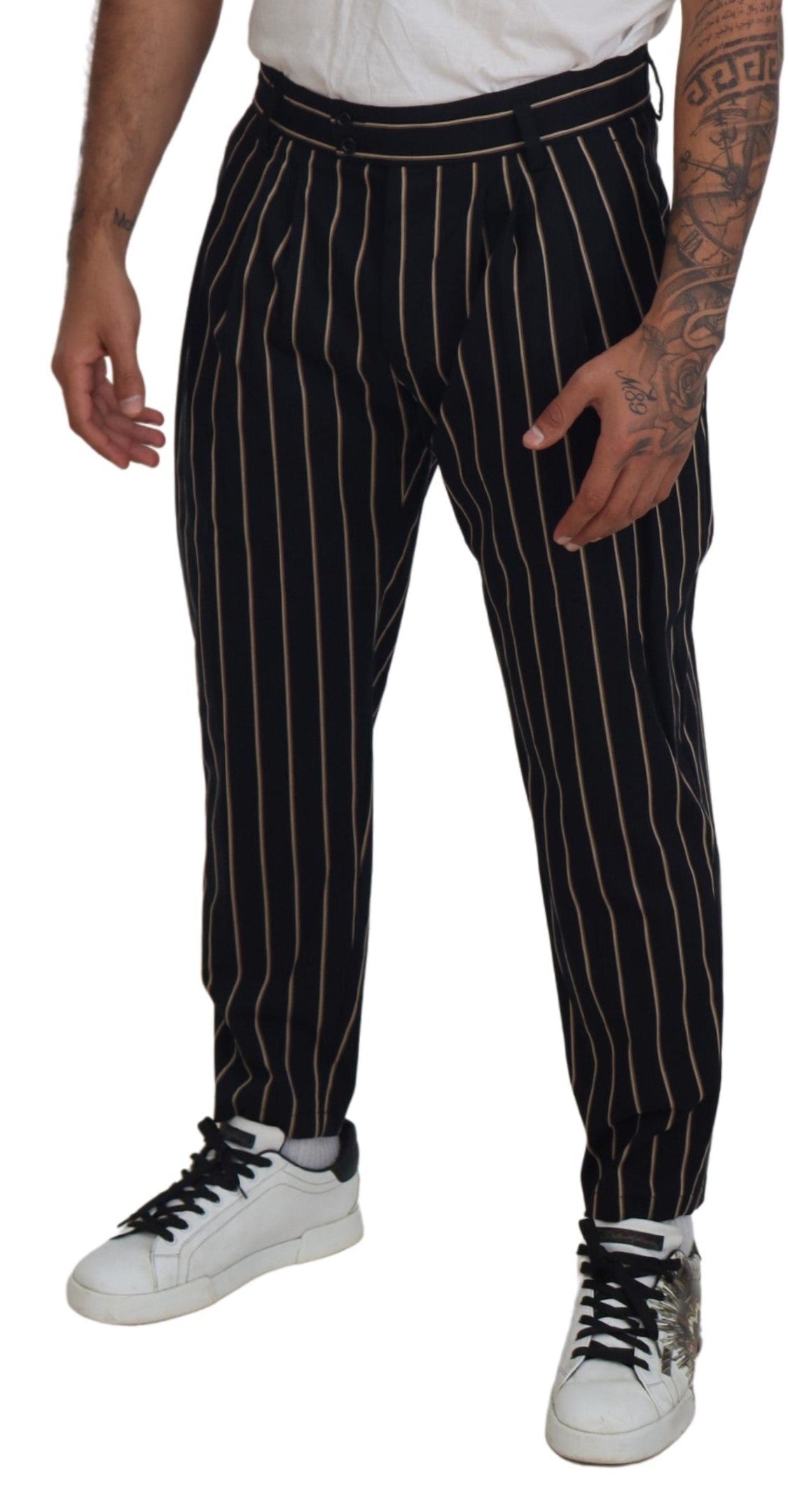 Pantalones chinos elegantes de rayas cónicas