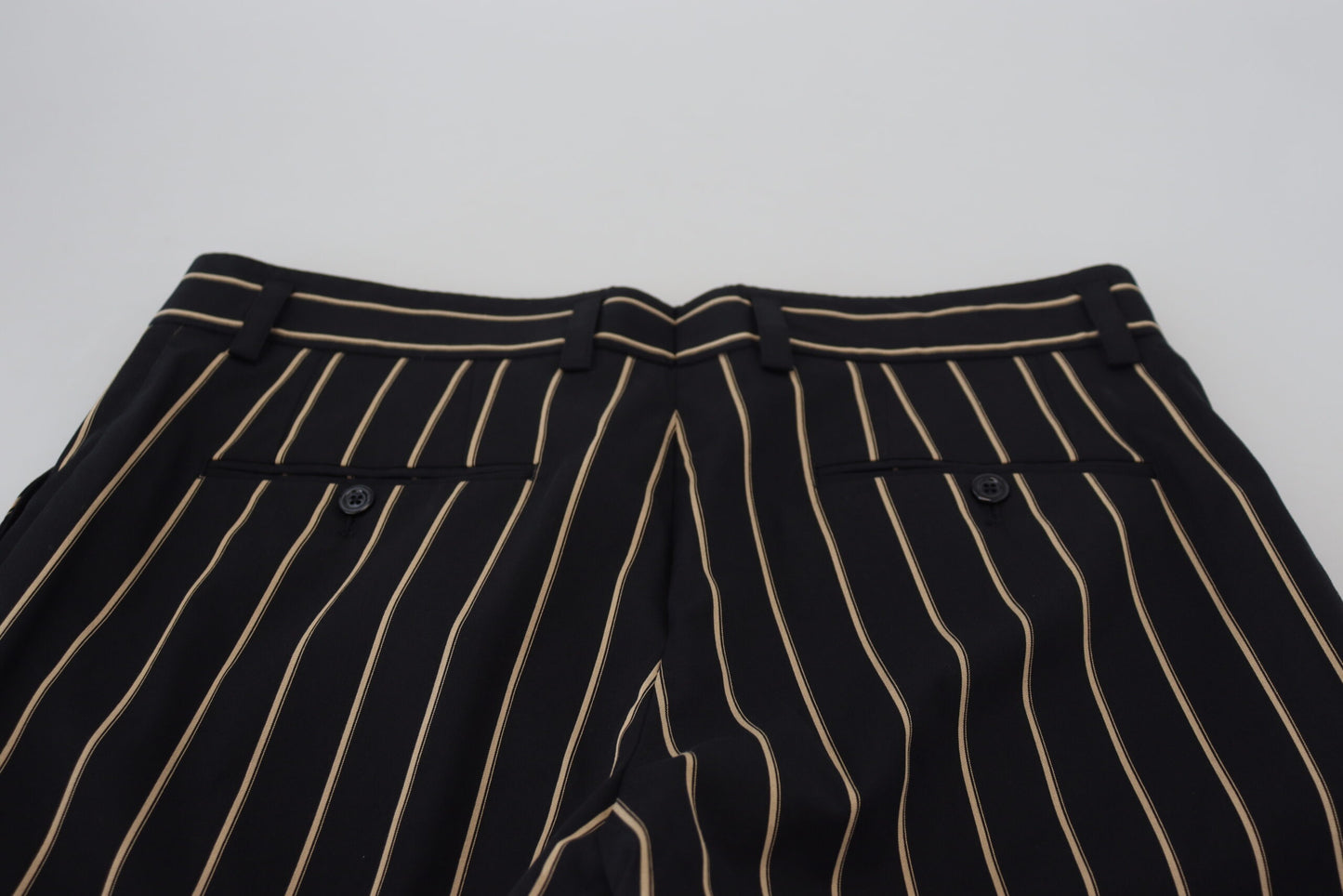 Pantalones chinos elegantes de rayas cónicas
