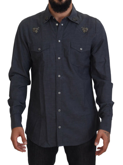 Camisa vaquera azul informal elegante y ajustada