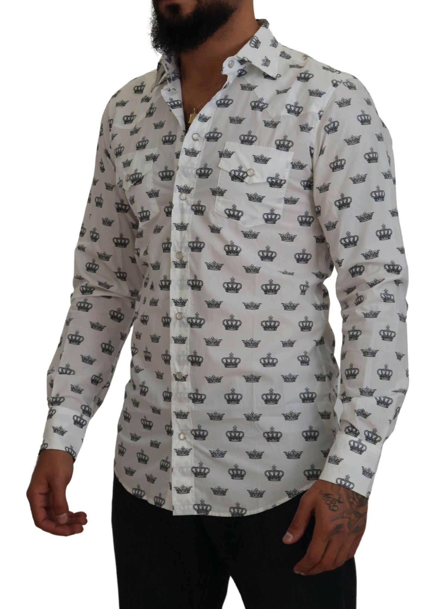 Camisa de vestir ajustada con estampado de corona