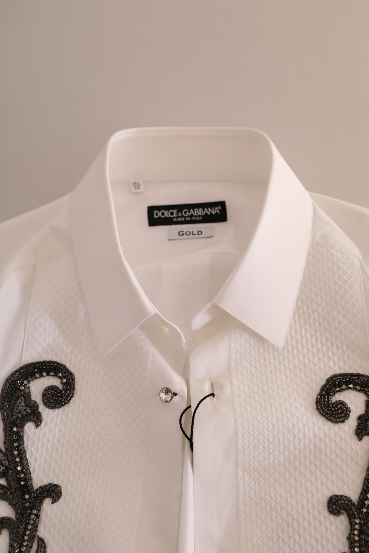 Camisa de esmoquin de corte entallado de diseñador italiano