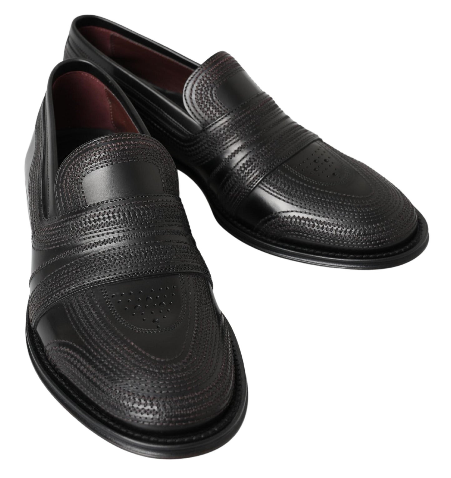 Elegantes mocasines de piel negra