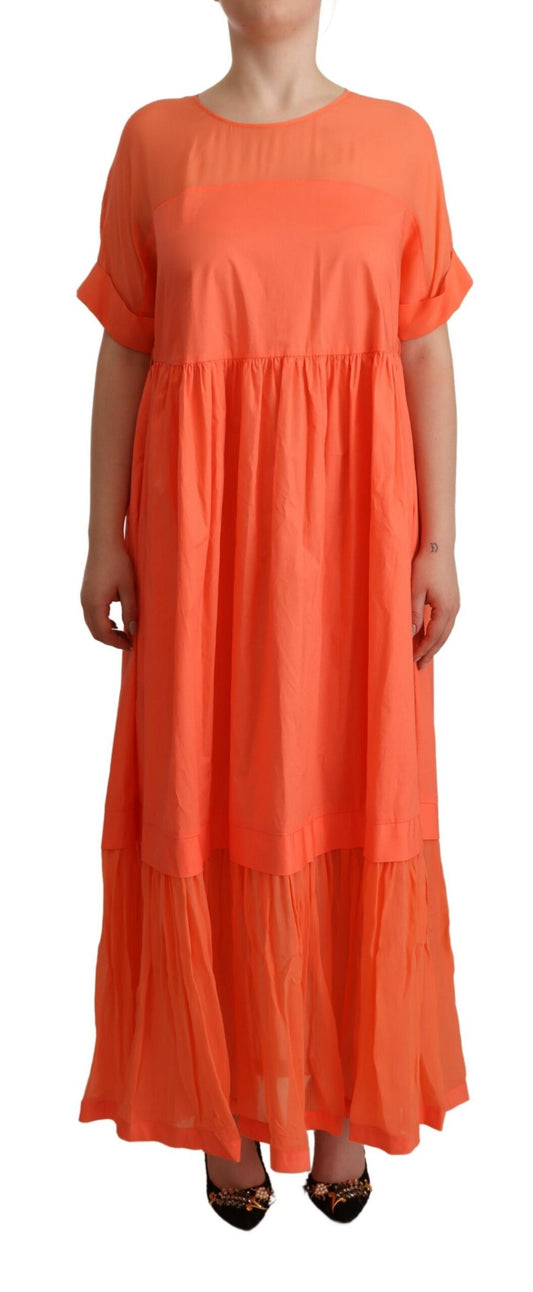 Elegante vestido largo coral con mangas cortas