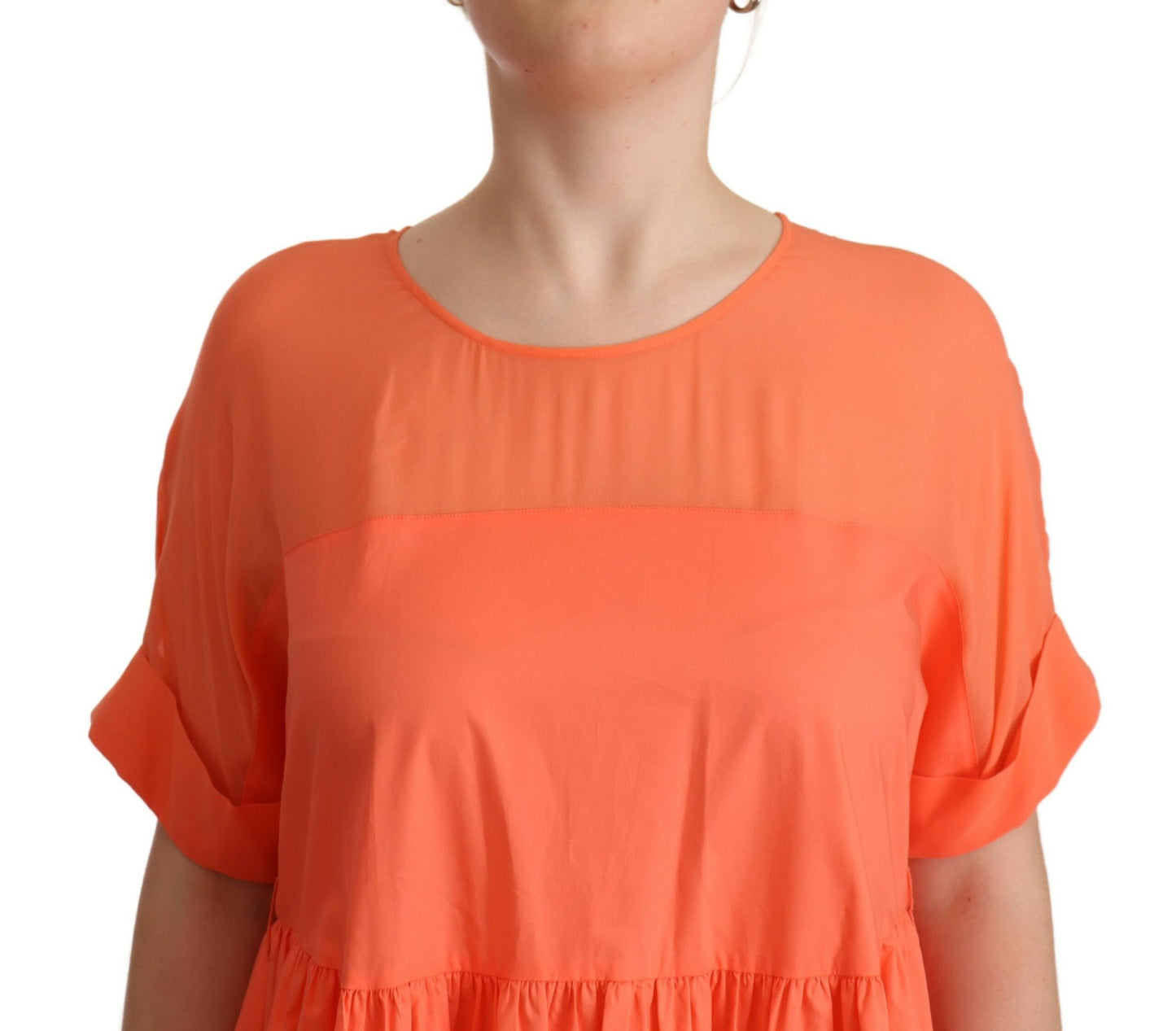 Elegante vestido largo coral con mangas cortas