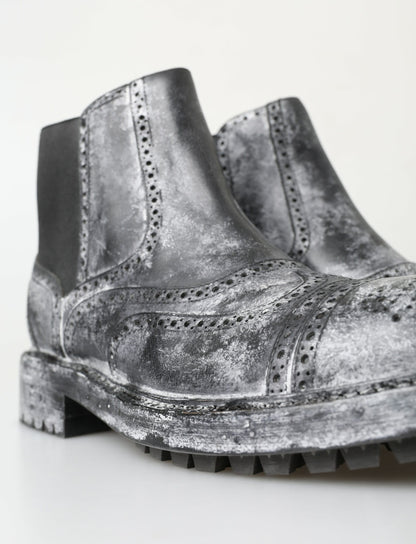 Elegantes botines Chelsea negros descoloridos