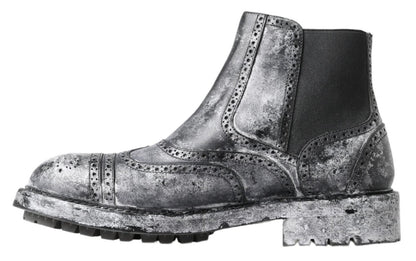 Elegantes botines Chelsea negros descoloridos