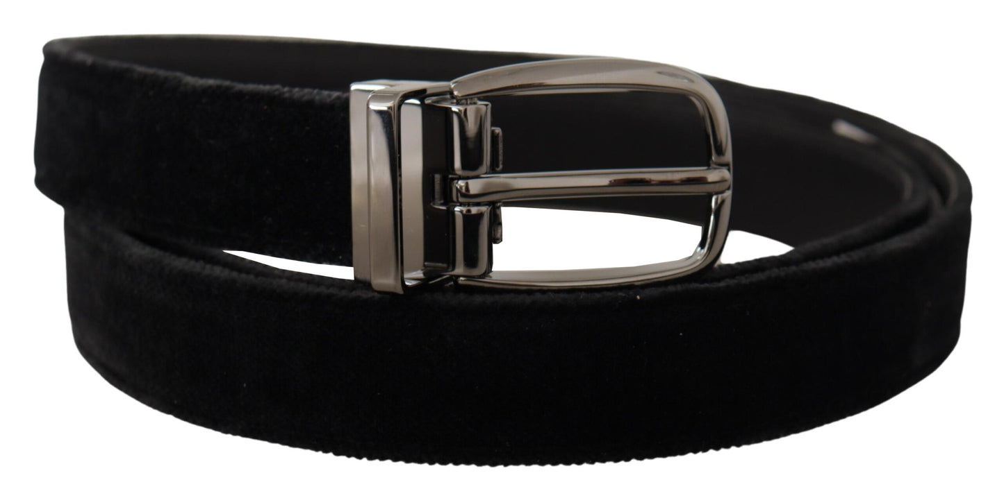 Elegante cinturón de diseño de terciopelo negro