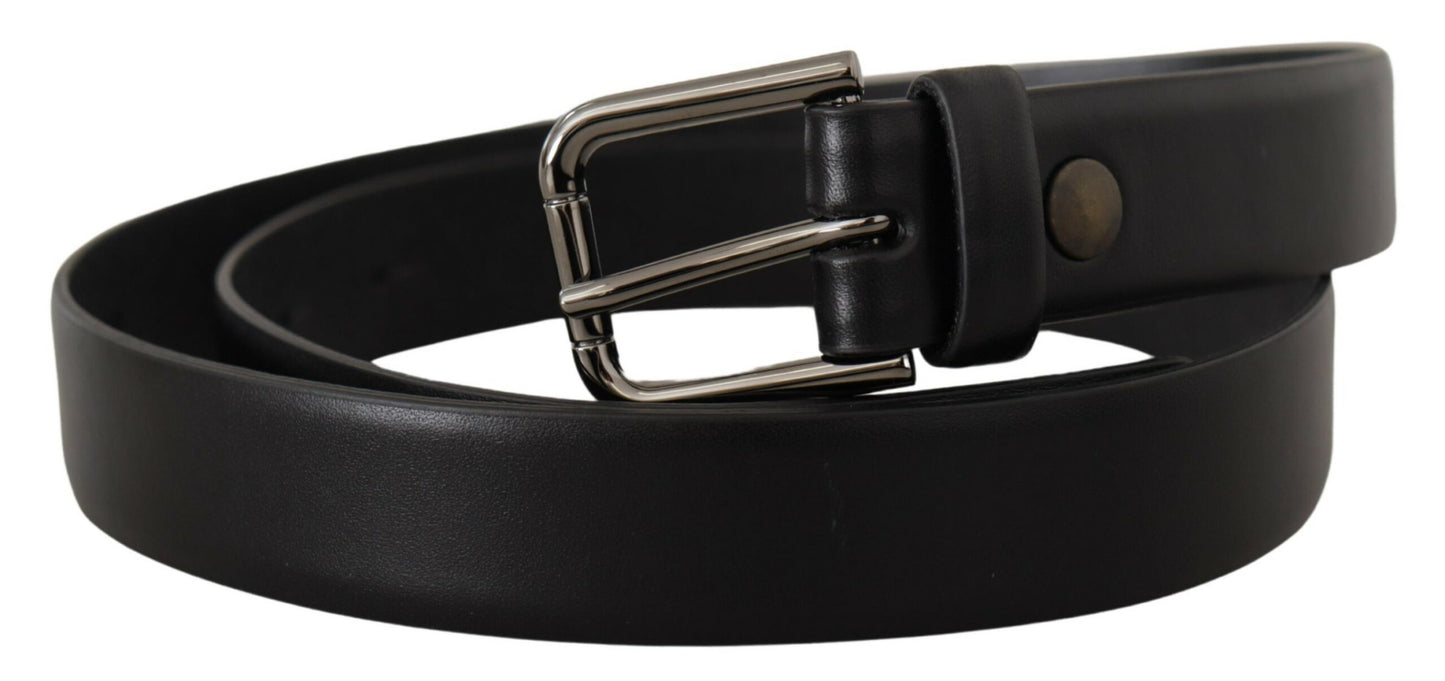 Cinturón clásico elegante de cuero negro