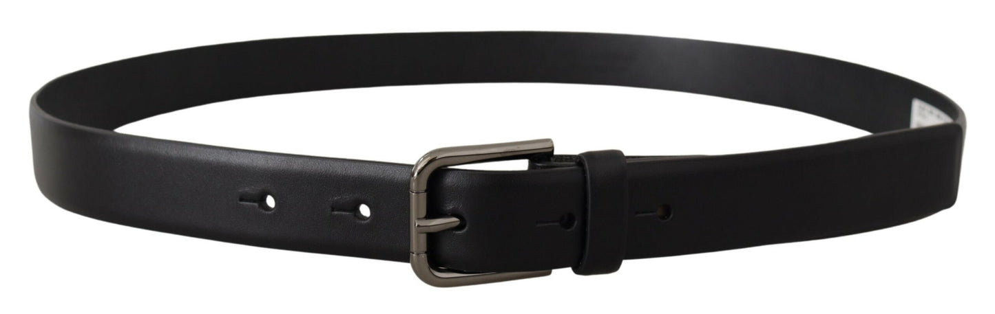 Cinturón clásico elegante de cuero negro