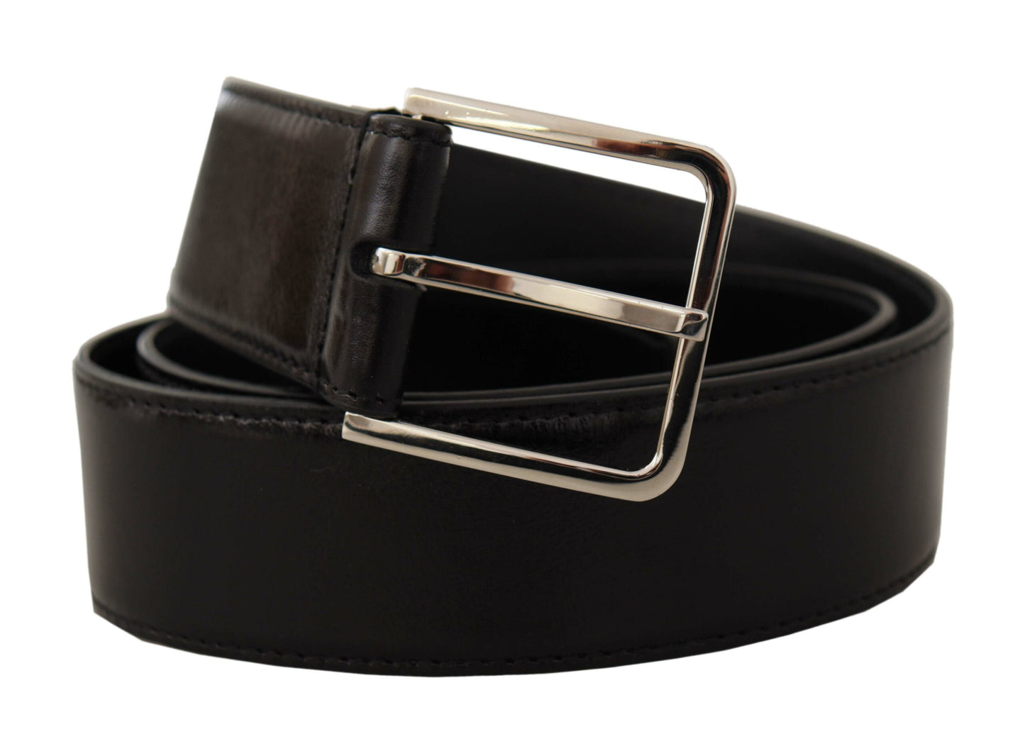Cinturón de cuero elegante con hebilla de metal