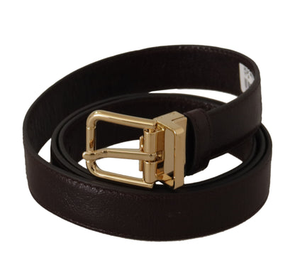 Cinturón de cuero elegante con hebilla de metal