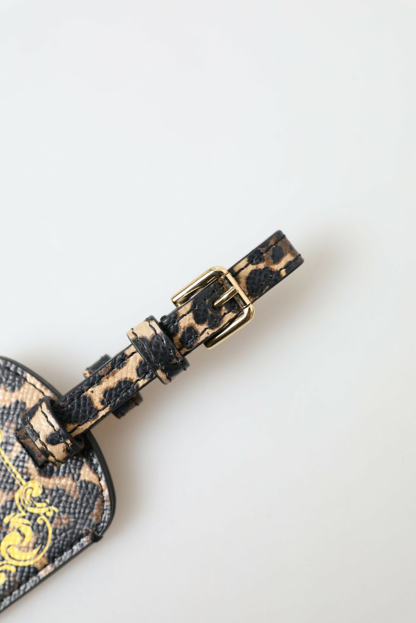 Elegante etiqueta de equipaje de piel de leopardo