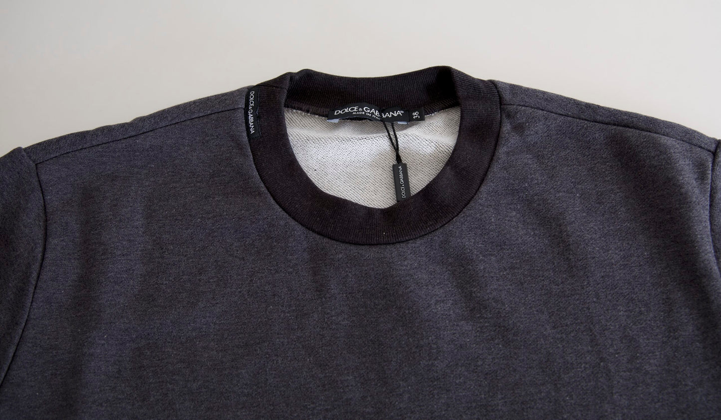 Elegante suéter gris oscuro de cuello redondo