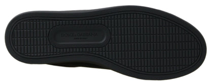 Zapatillas clásicas de cuero negro y dorado