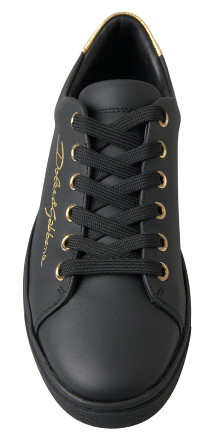 Zapatillas clásicas de cuero negro y dorado