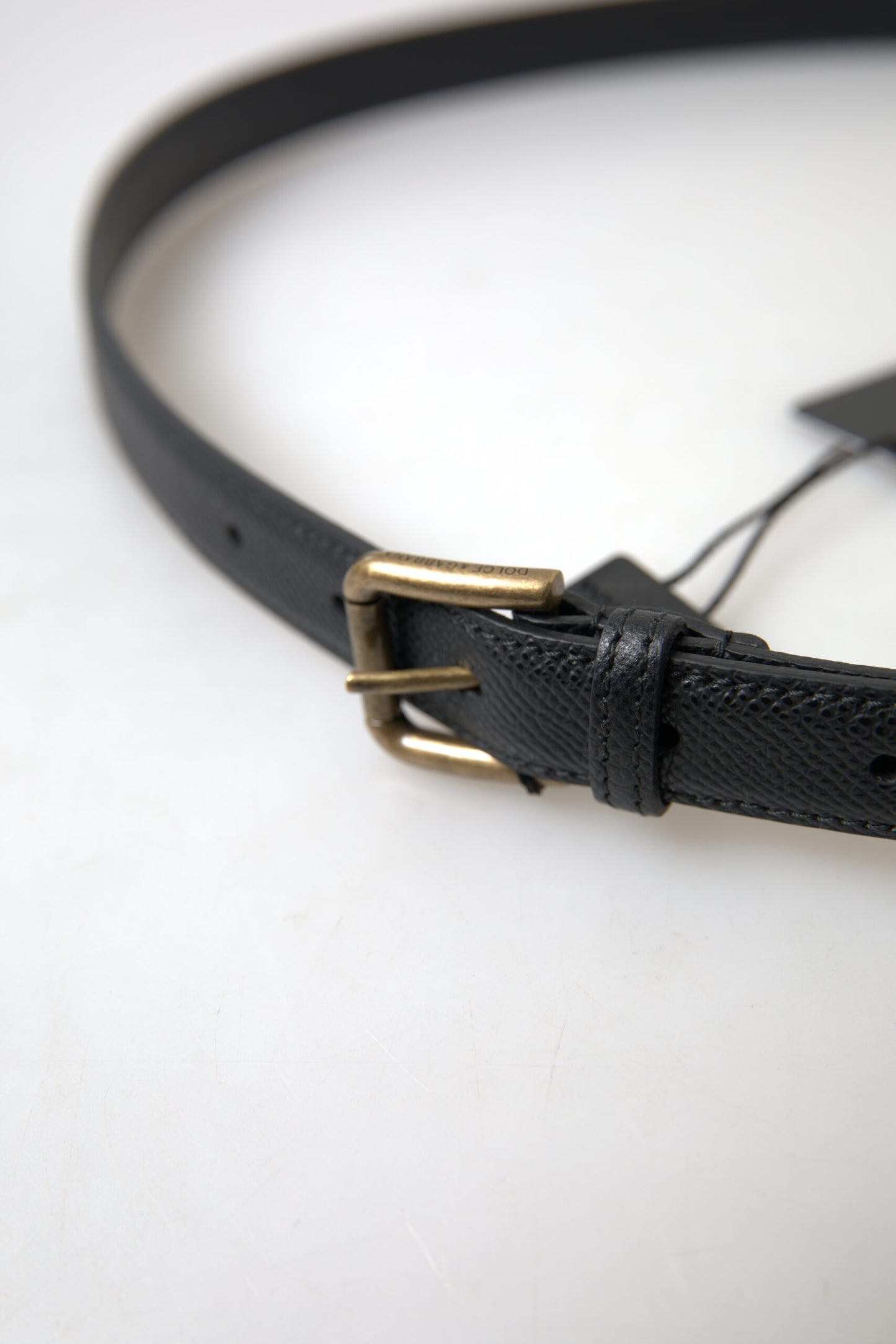 Cinturón elegante de cuero italiano negro