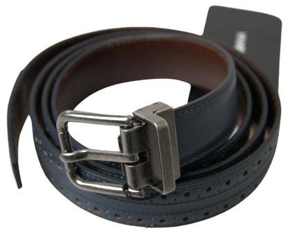 Cinturón elegante de cuero azul con hebilla de metal