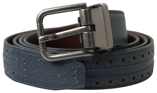 Cinturón elegante de cuero azul con hebilla de metal