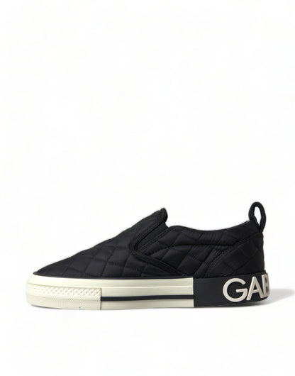 Elegantes zapatillas de lona acolchada negra