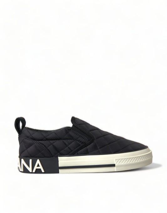 Elegantes zapatillas de lona acolchada negra