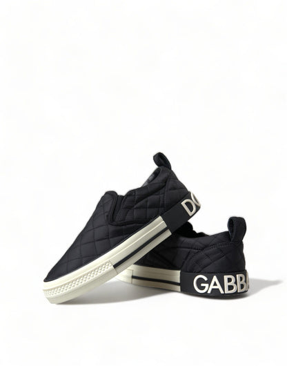 Elegantes zapatillas de lona acolchada negra