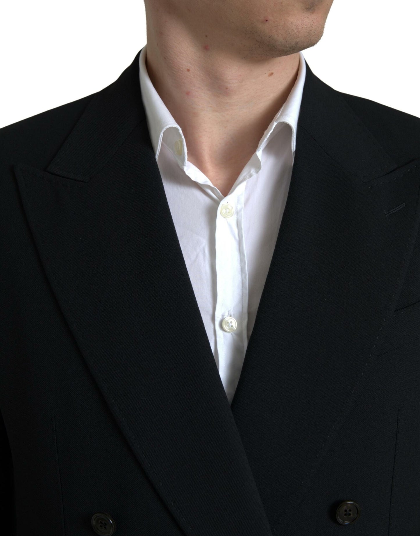 Elegante traje cruzado de corte entallado
