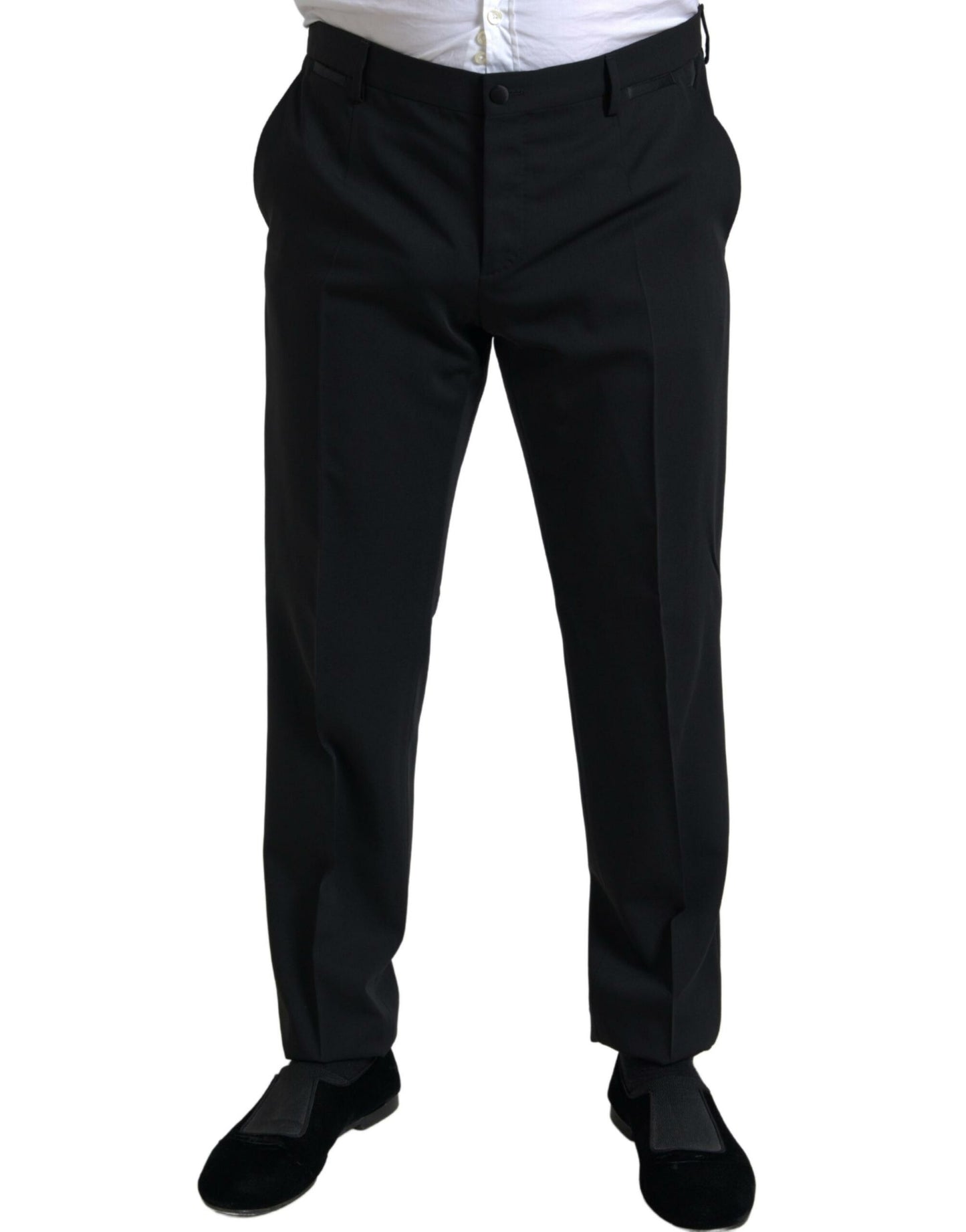 Elegante traje negro ajustado de dos piezas