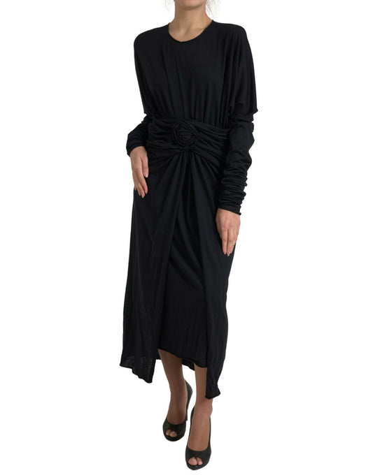 Elegante vestido cruzado de lana negra