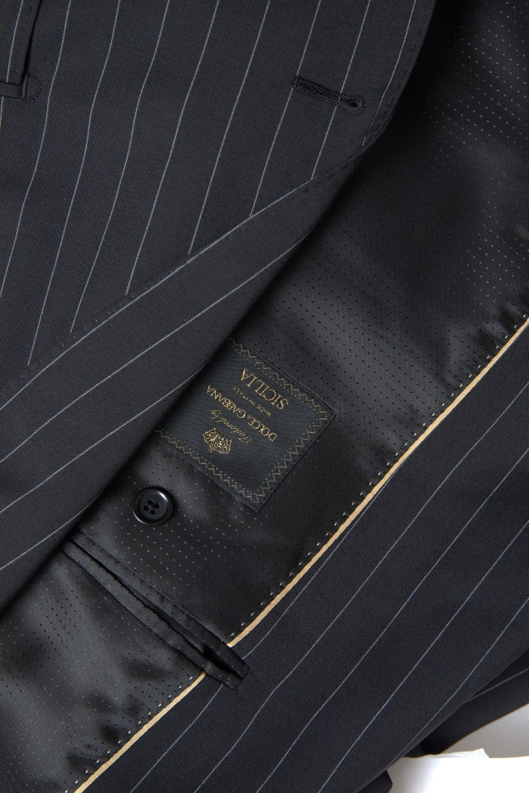 Blazer entallado de elegancia siciliana
