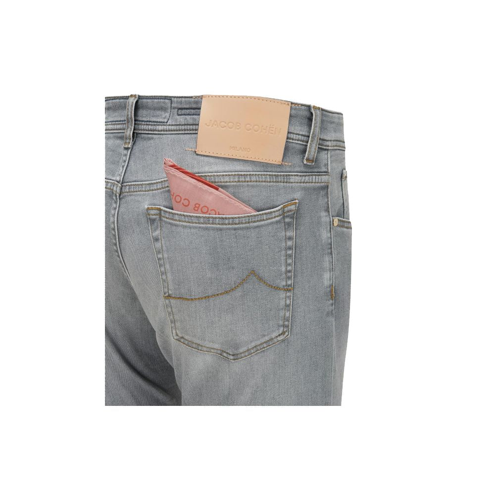 Denim gris de corte entallado y elegante
