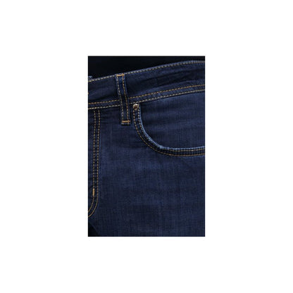 Prendas esenciales de mezclilla premium de corte entallado y elegante