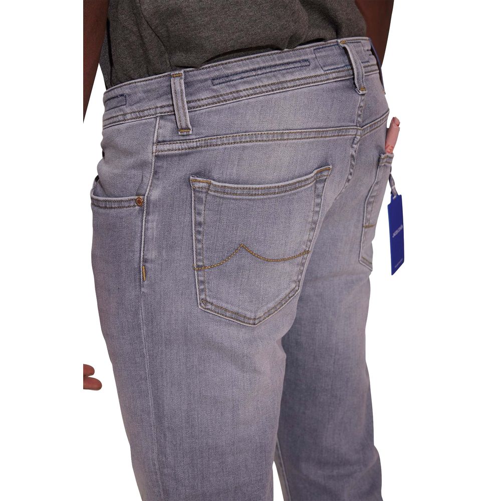 Denim gris de corte entallado y elegante