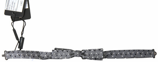 Elegante pajarita de seda gris
