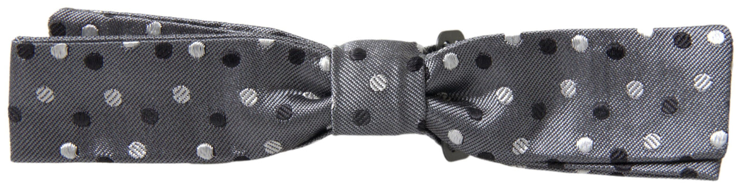 Elegante pajarita de seda gris