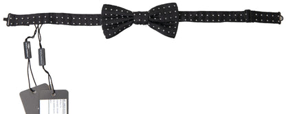 elegante pajarita de seda negra