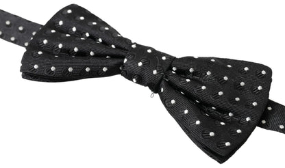 elegante pajarita de seda negra