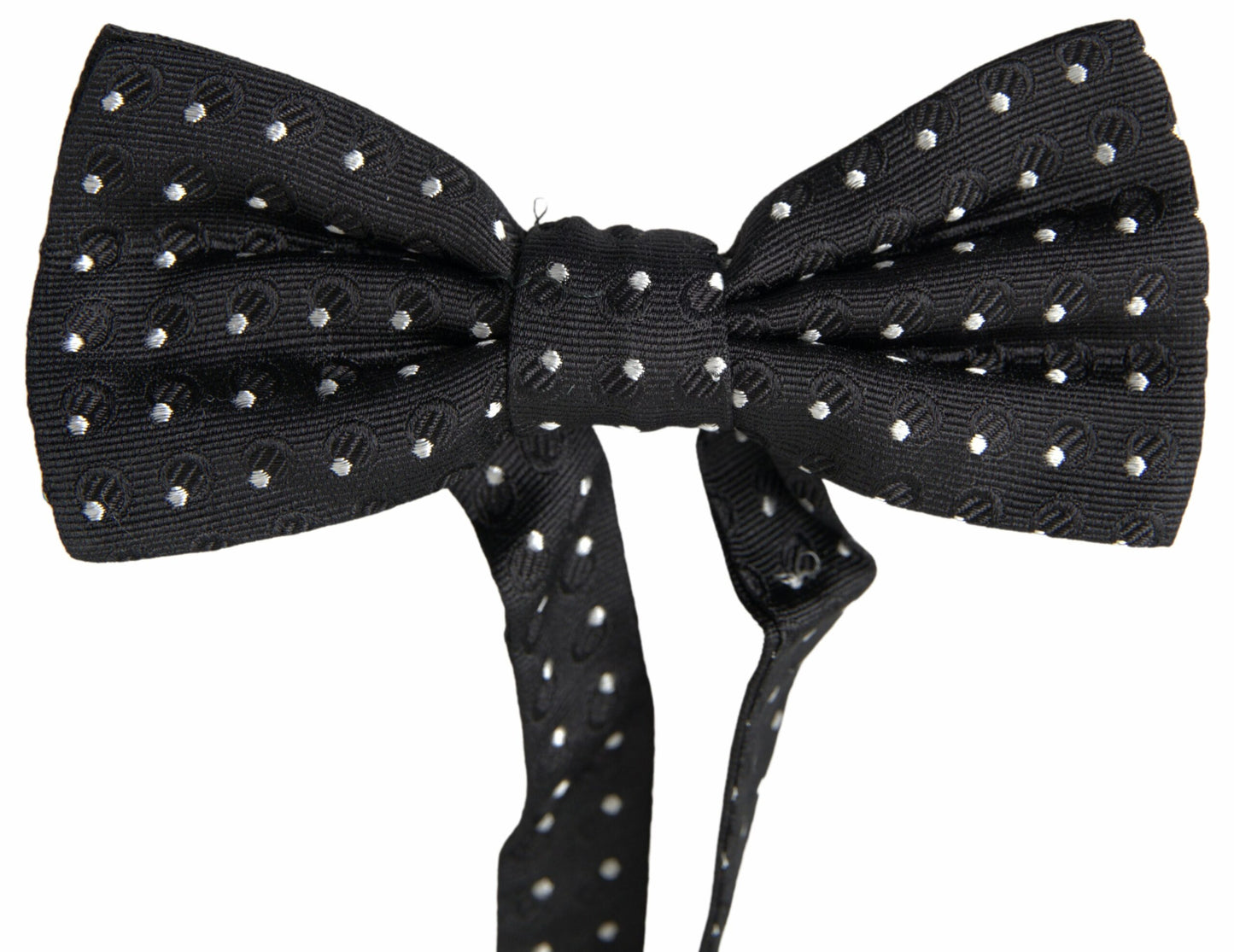 elegante pajarita de seda negra