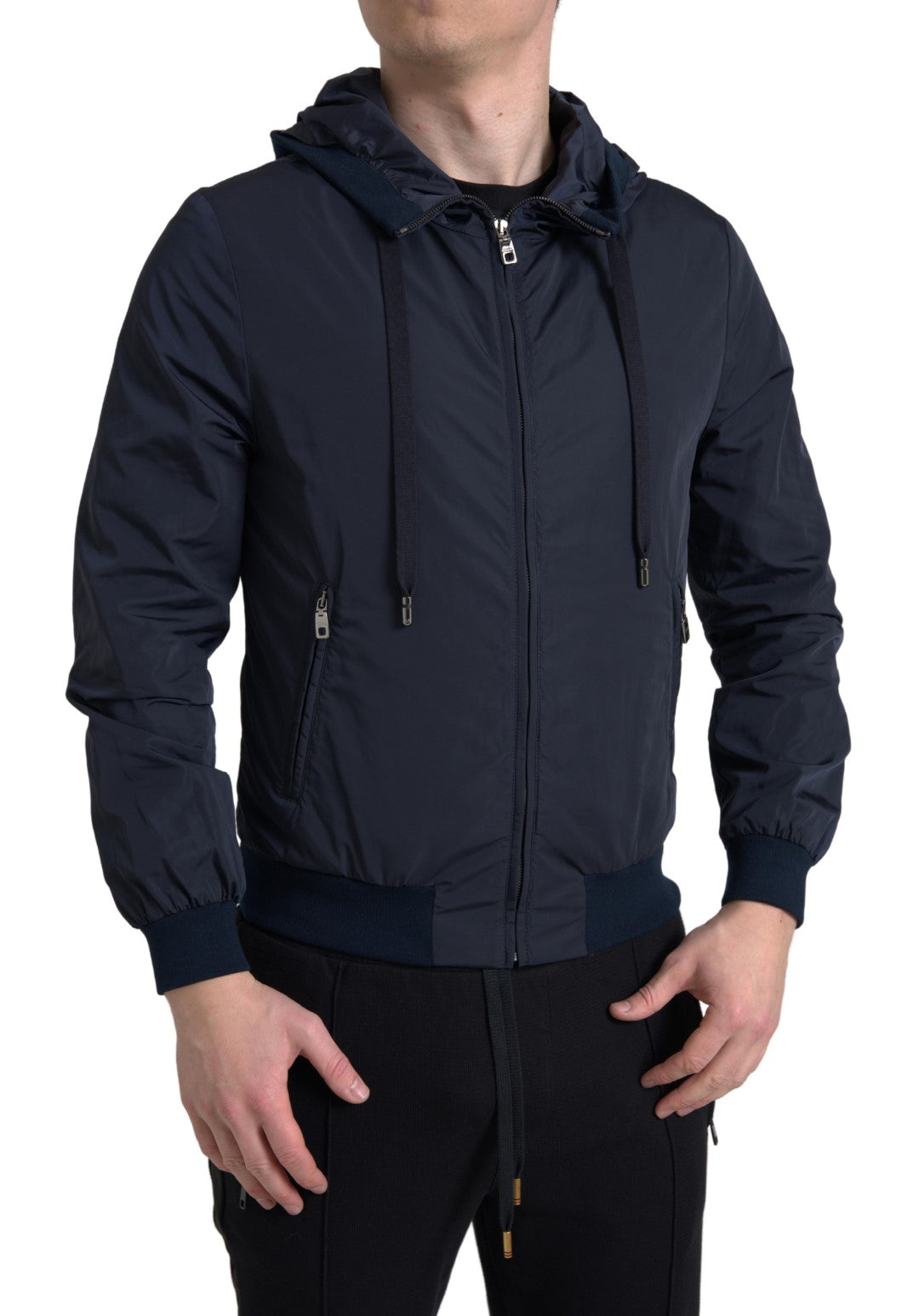 Elegante sudadera azul con capucha y cierre de cremallera