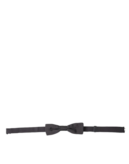 Elegante pajarita de seda gris oscuro
