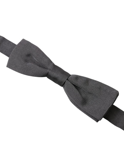 Elegante pajarita de seda gris oscuro