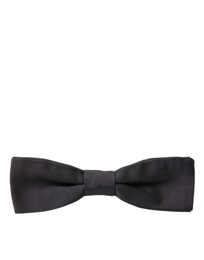 Elegante pajarita de seda gris oscuro