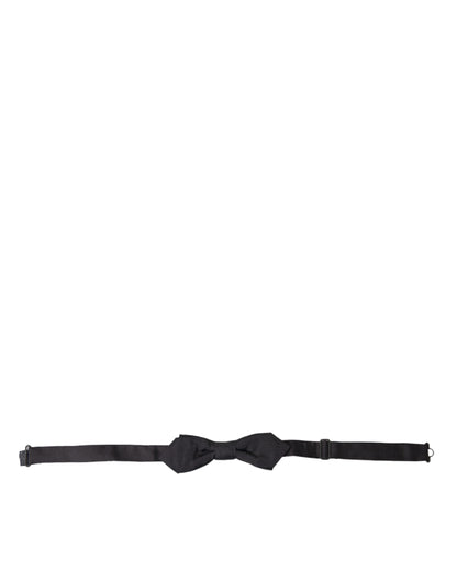 Elegante pajarita de seda negra