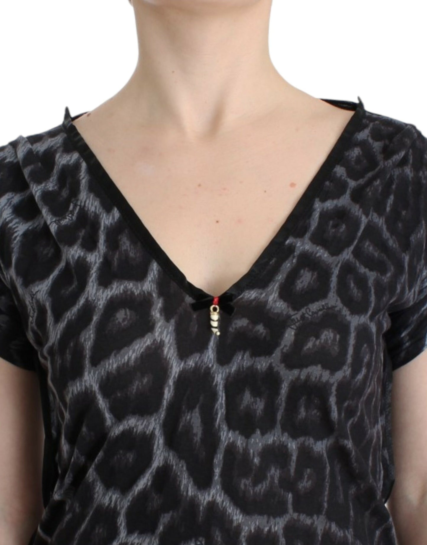 Top modal sensual con cuello en V y estampado de leopardo