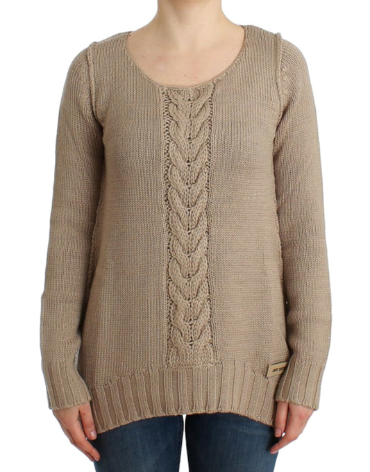 Elegante suéter de punto beige con cuello redondo